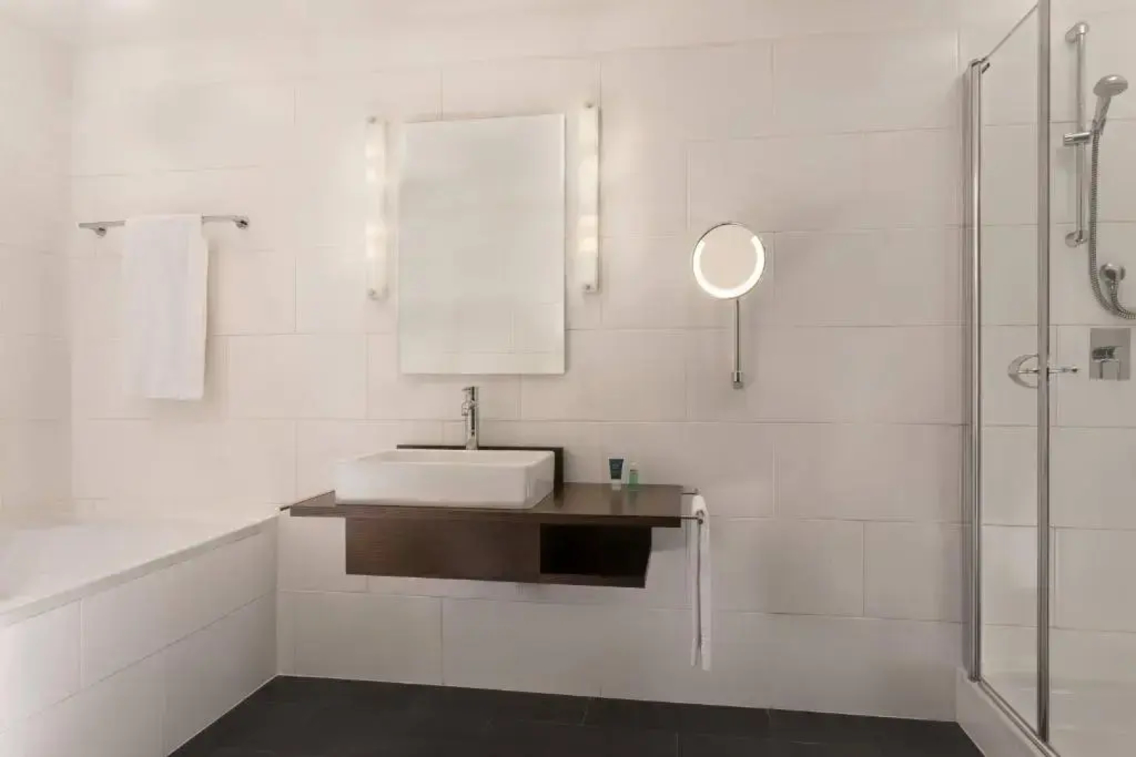 Отель Four Points by Sheraton Bolzano