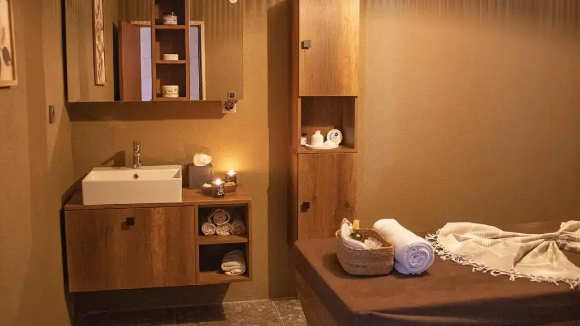 216 North Hotel & Wellness-Spa