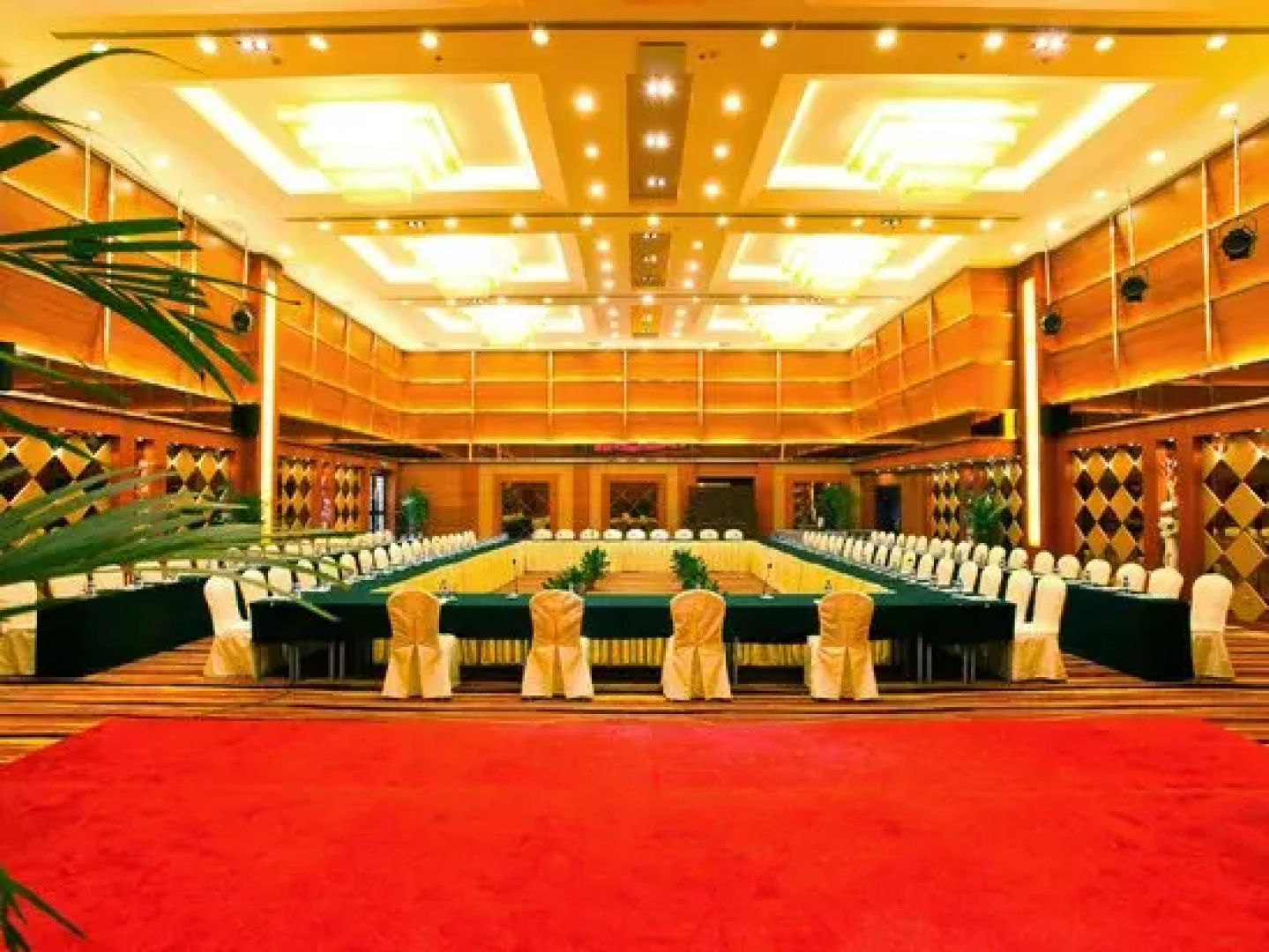 Yujing Garden Holiday Hotel