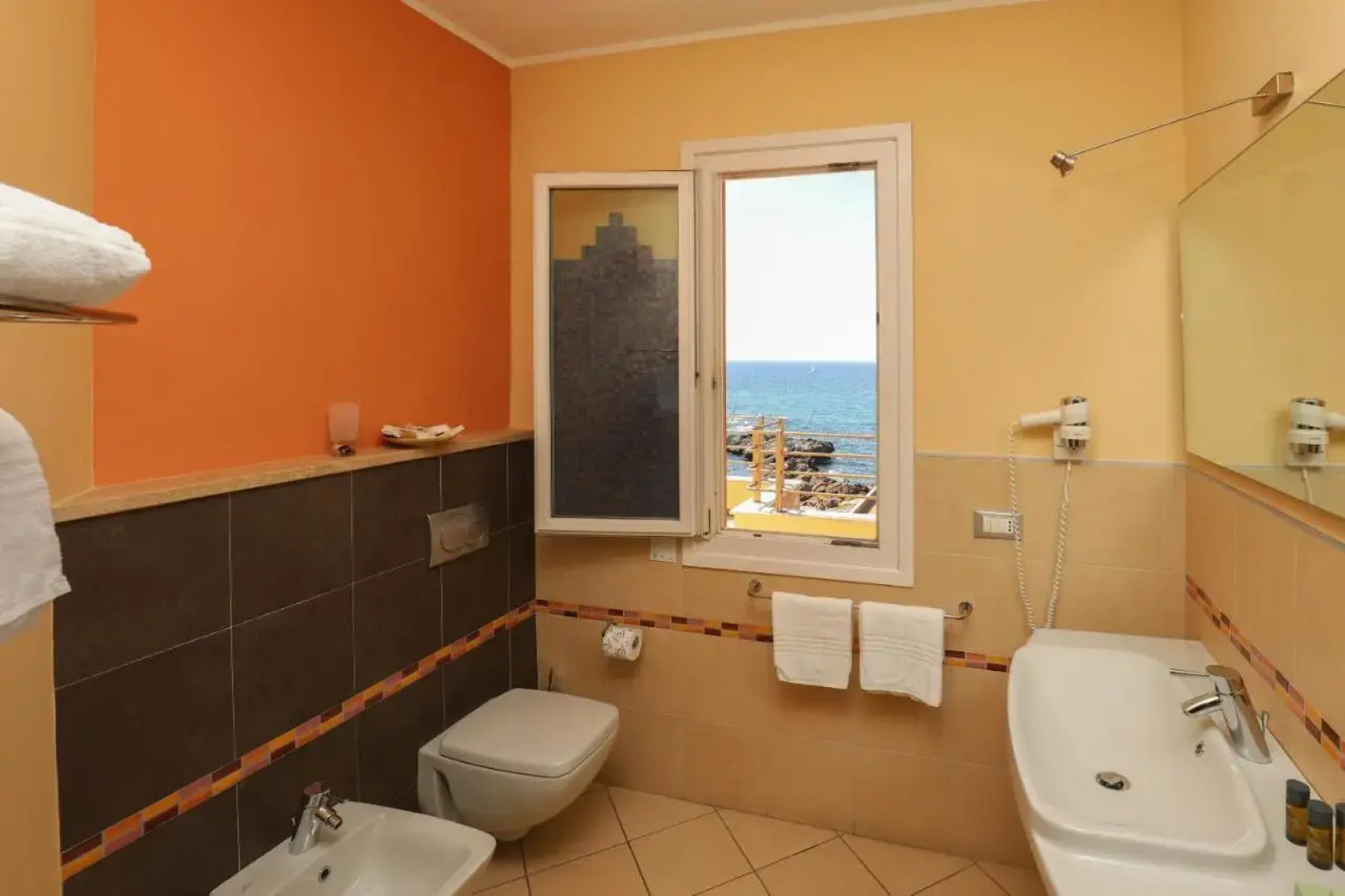 Janus Hotel