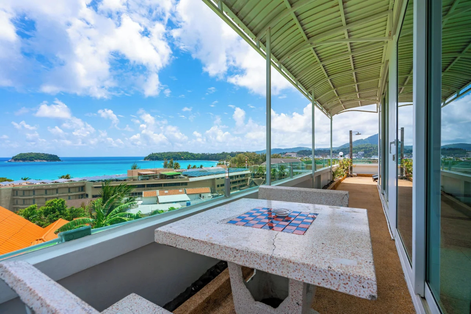 Kata Hill Sea View Hotel