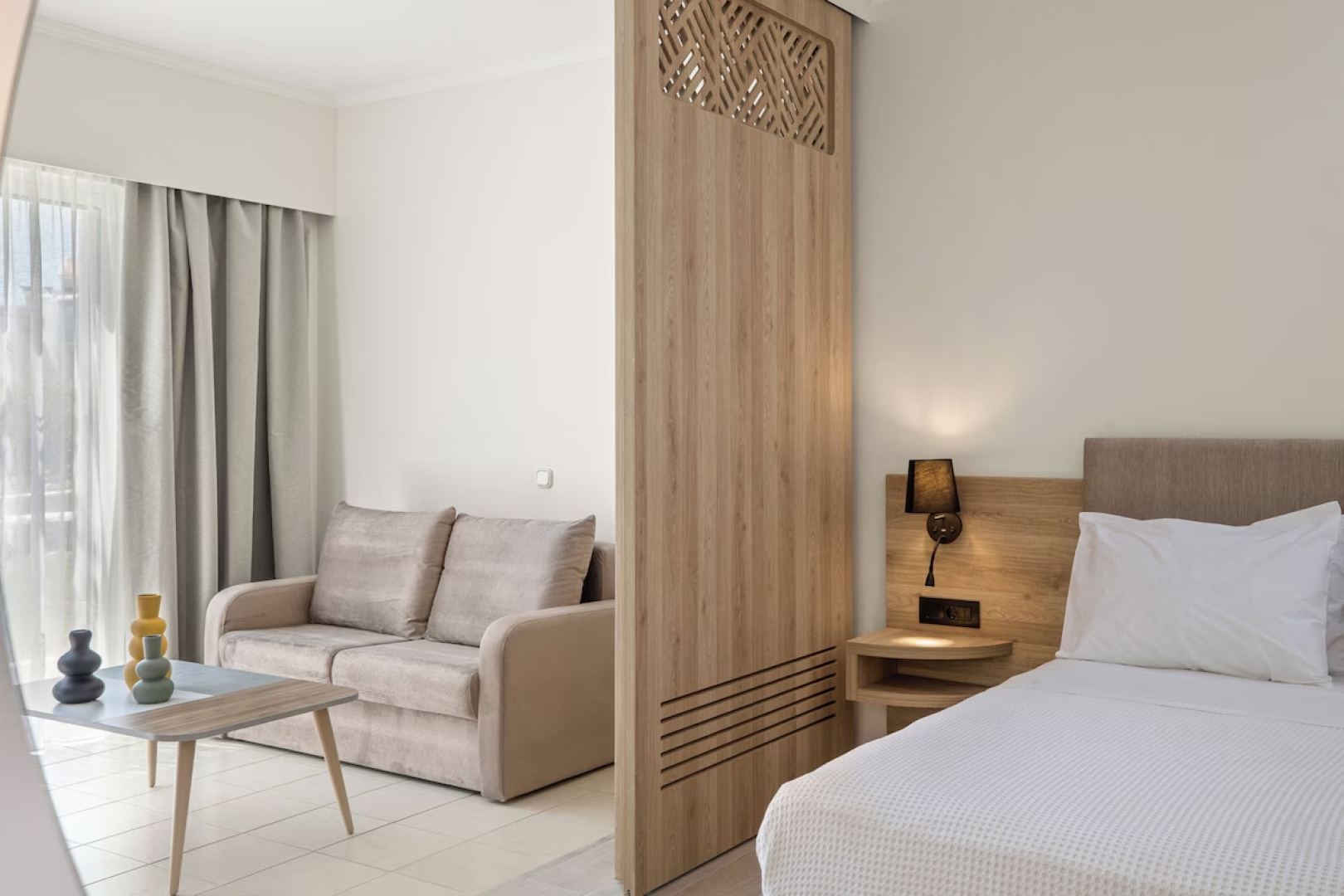 “Kiotari Miraluna Beach Resort”