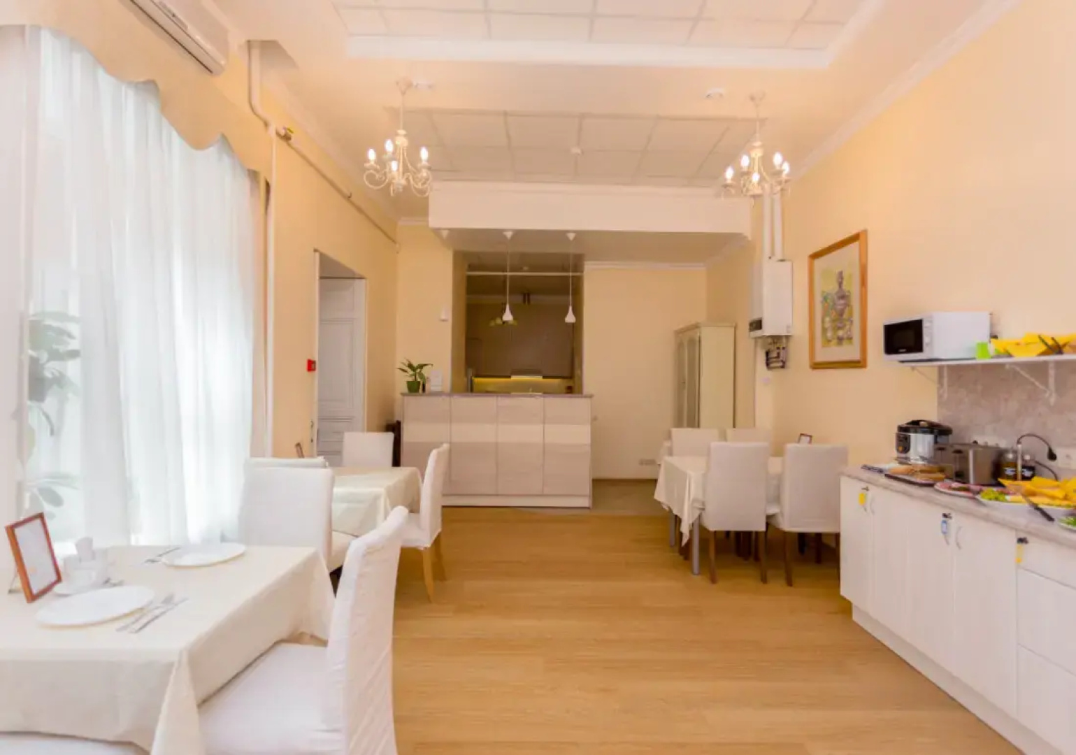 Leto Apartments