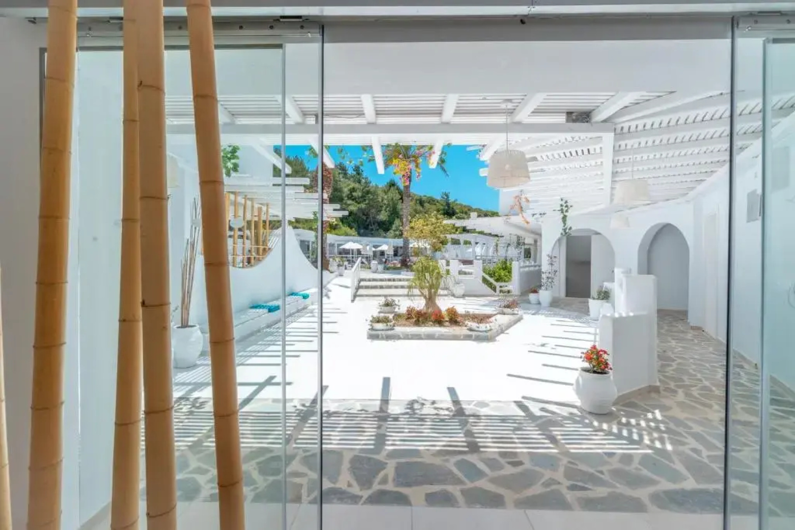 Aloe Hotel