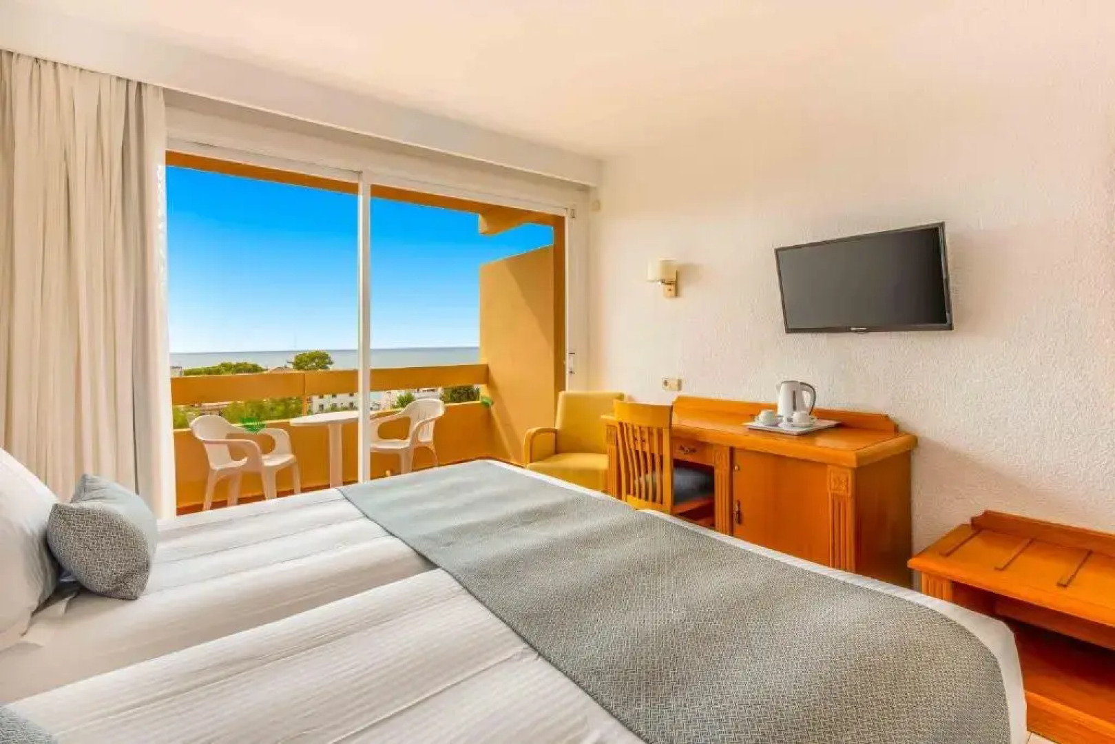 Valentin Reina Paguera Hotel