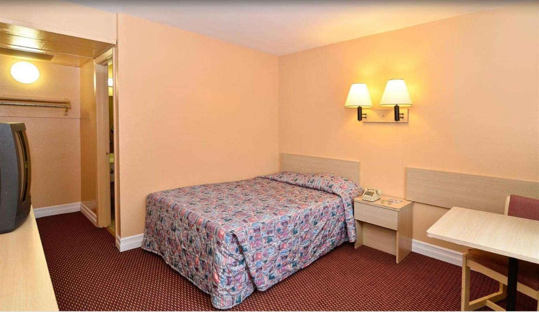 圣路易斯美洲佳值套房酒店(Americas Best Value Inn and Suites St. Louis)