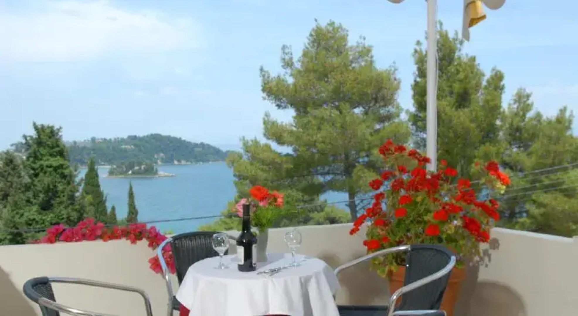 Alexandros Hotel
