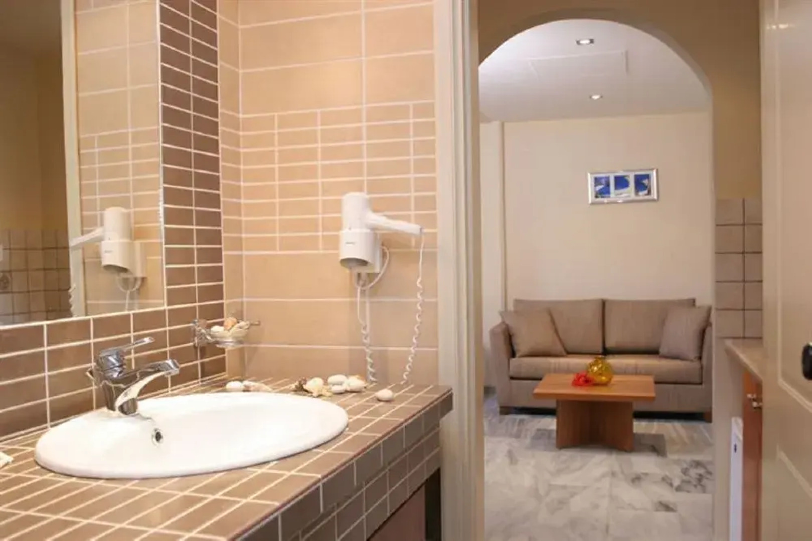 Venus Hotel & Suites