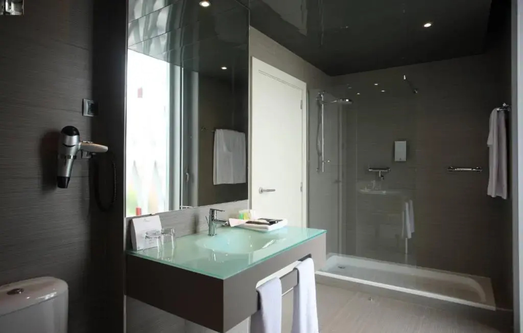 Отель Sercotel Boulevard Vitoria