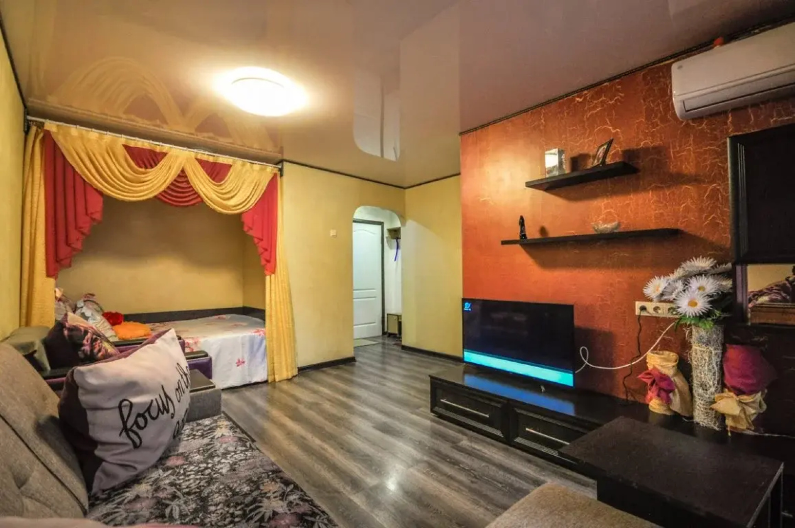 Na Prospekte Lenina Apartments