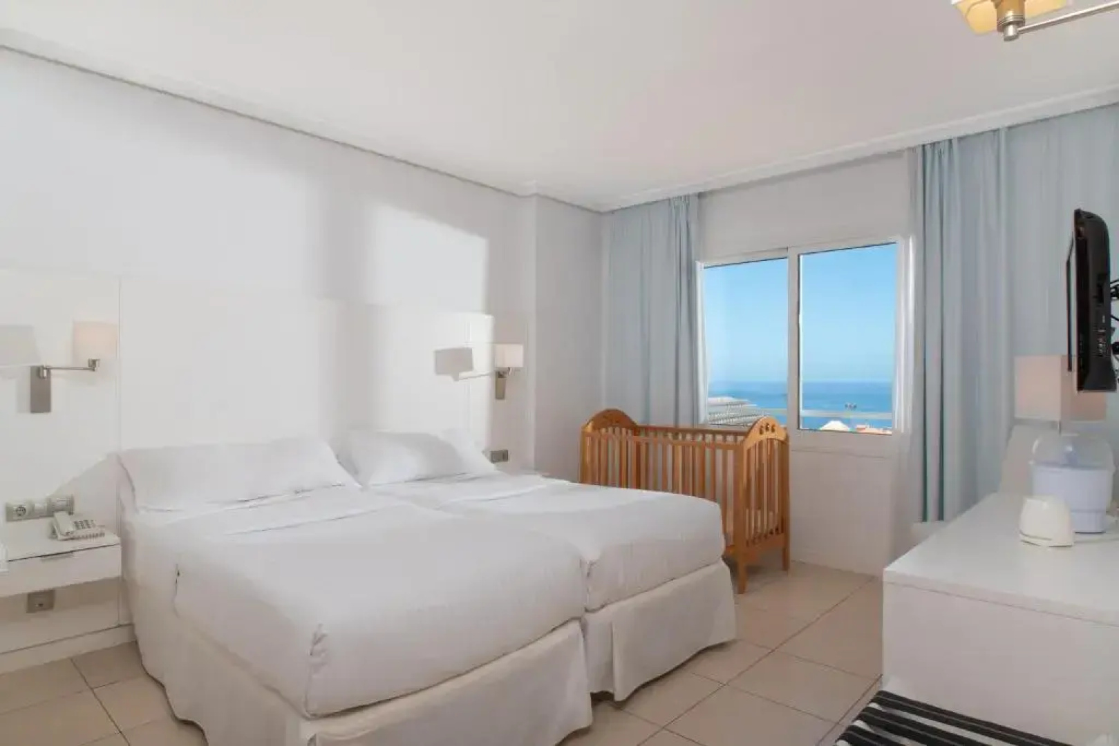 Landmar Costa los Gigantes Family Resort