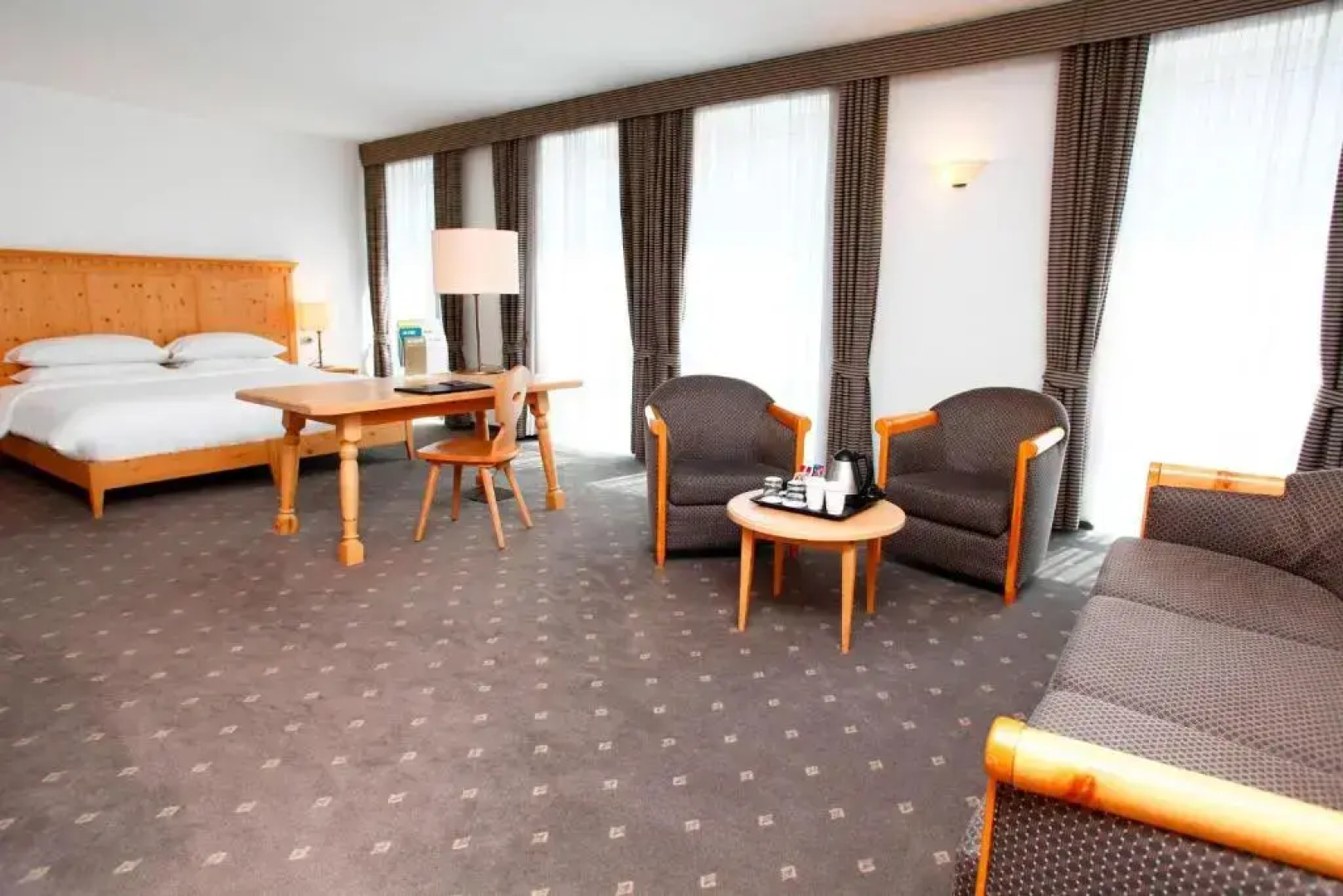 Отель Four Points by Sheraton Bolzano