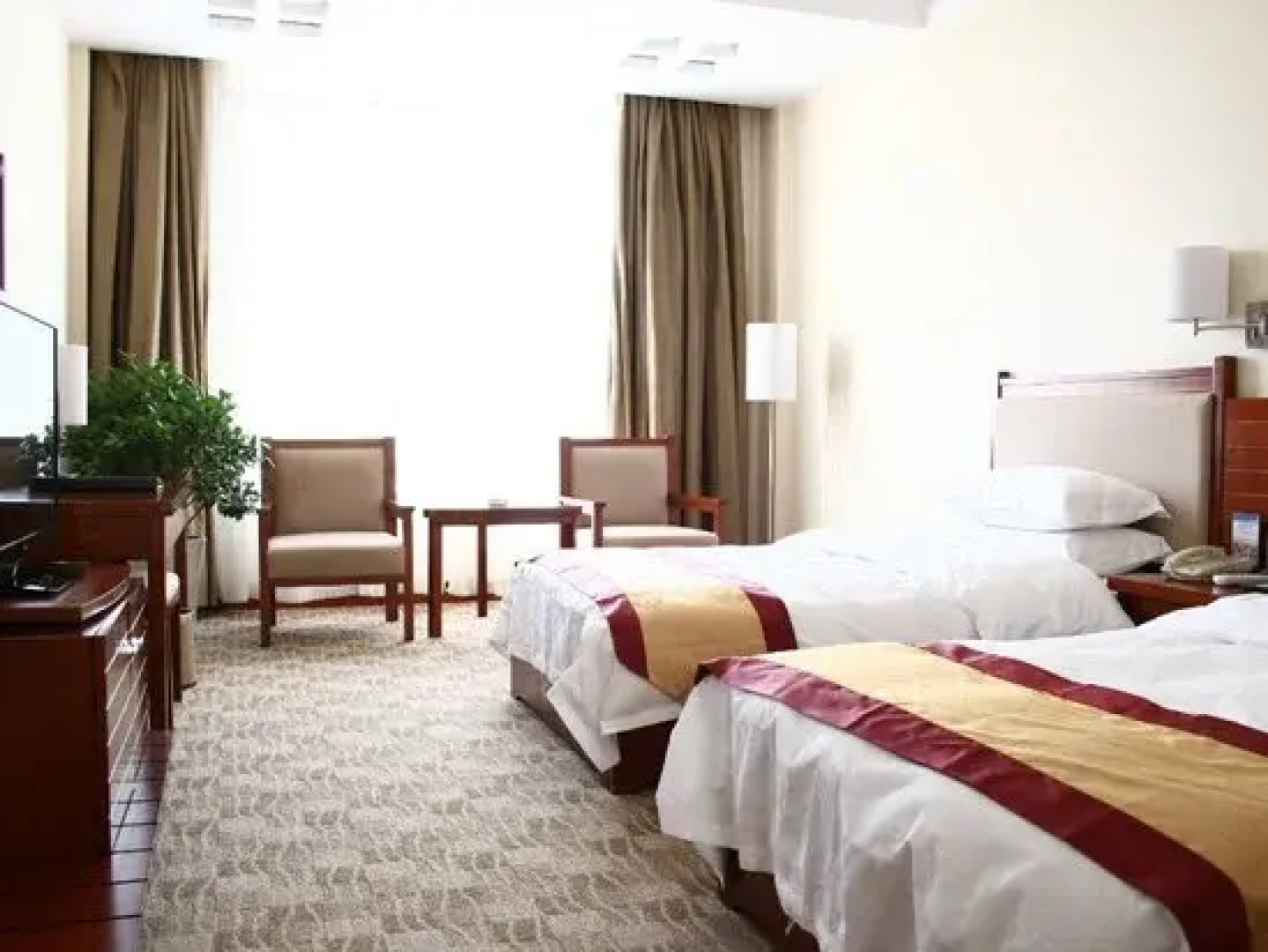 Tengchong Airport Sightseeing Hotel