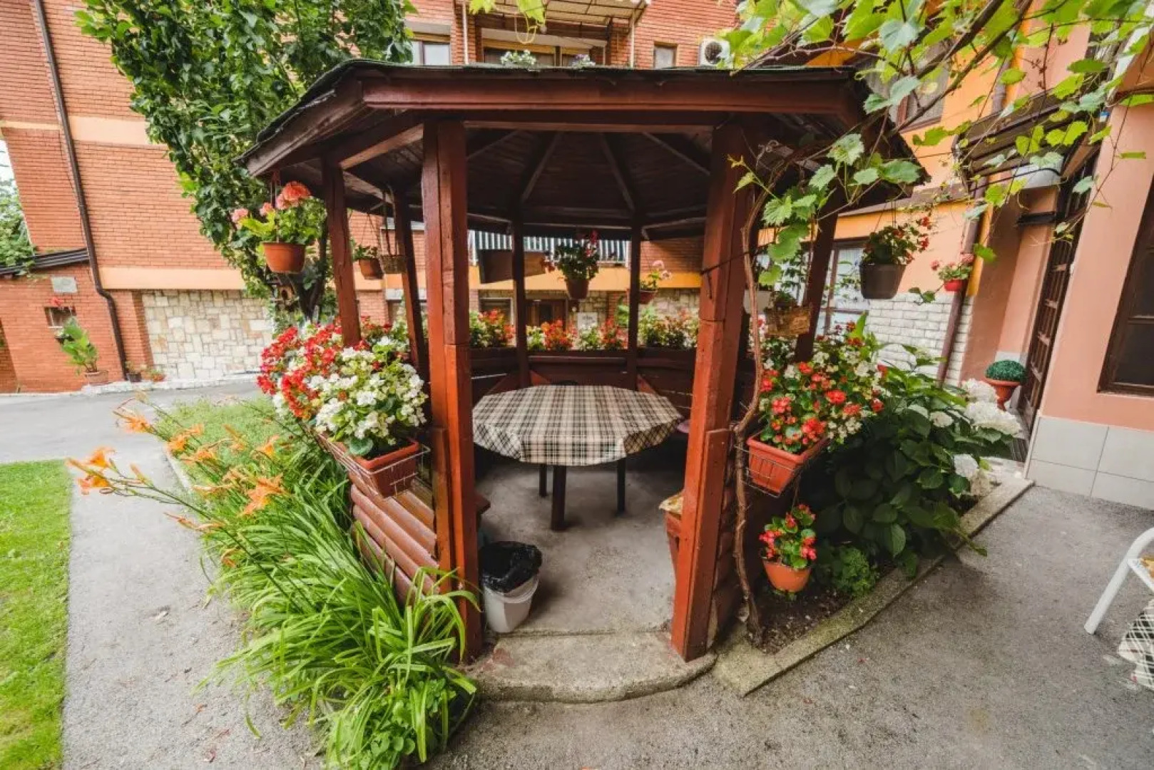 Rooms & Apartment GH Pasha