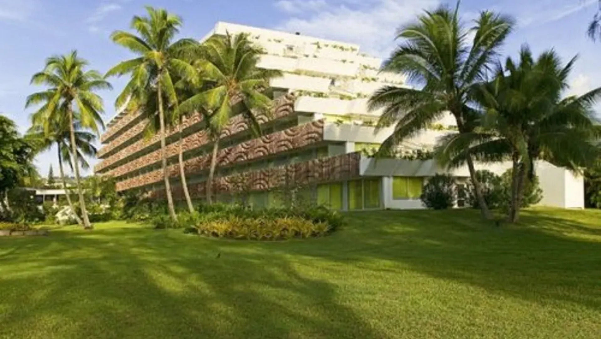 Sofitel Tahiti Maeva Beach Resort