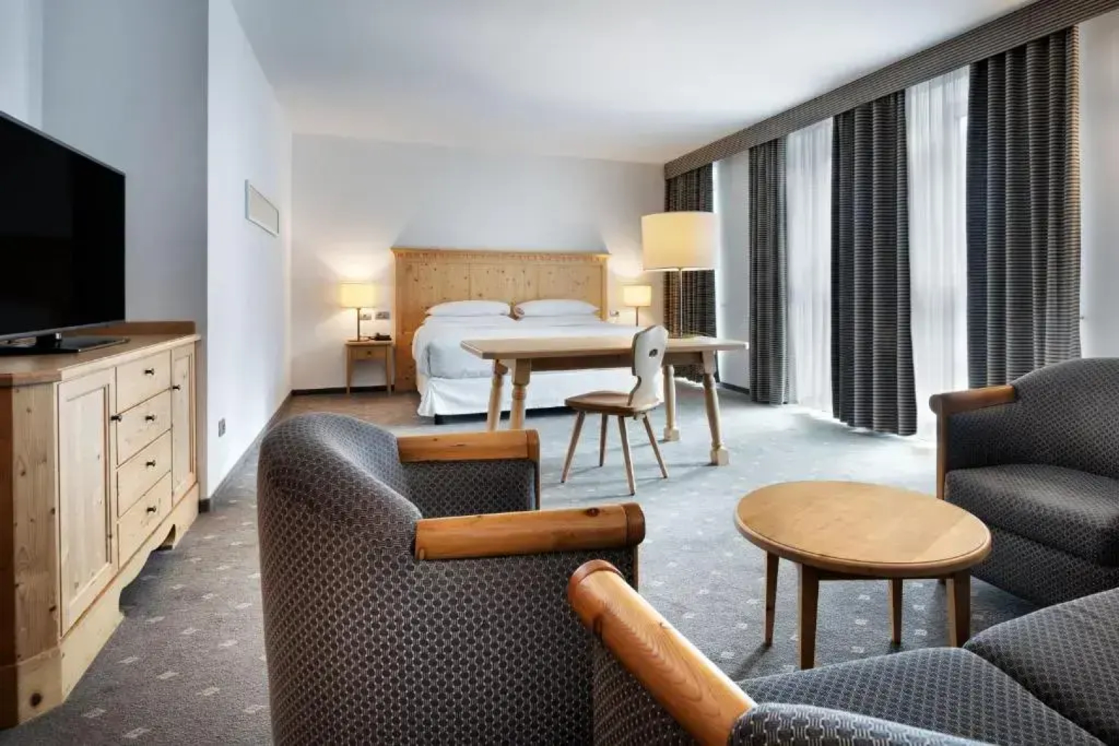 Отель Four Points by Sheraton Bolzano