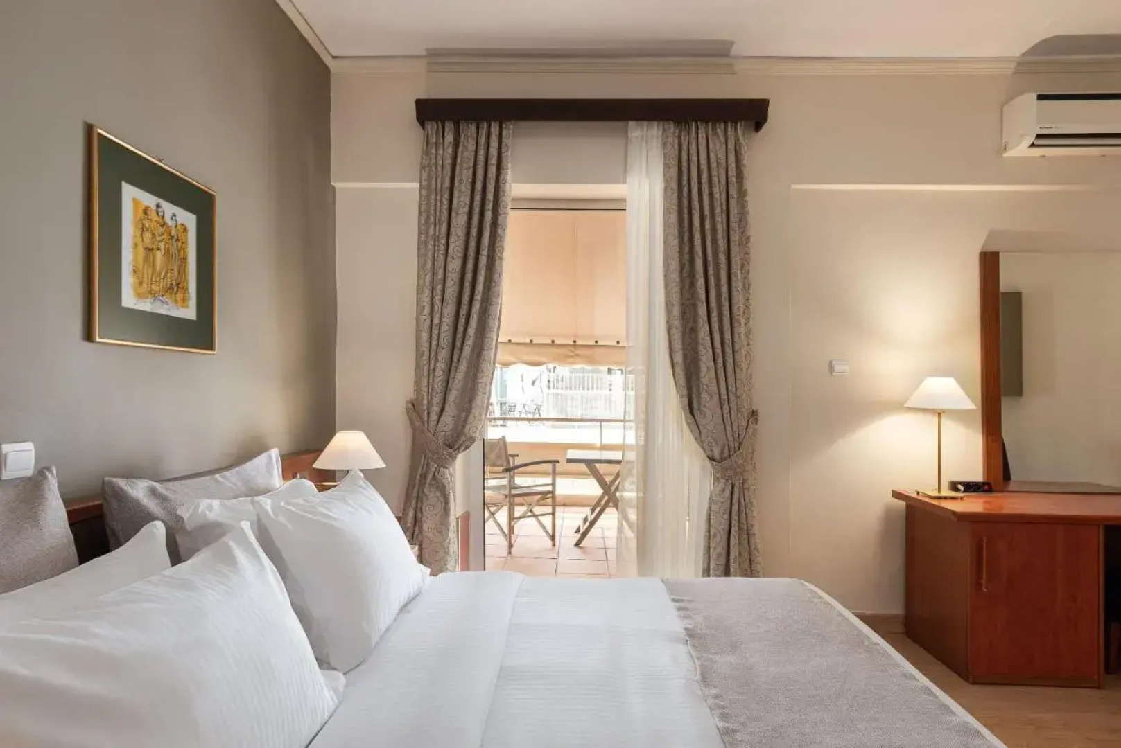 Acropolis Select Hotel