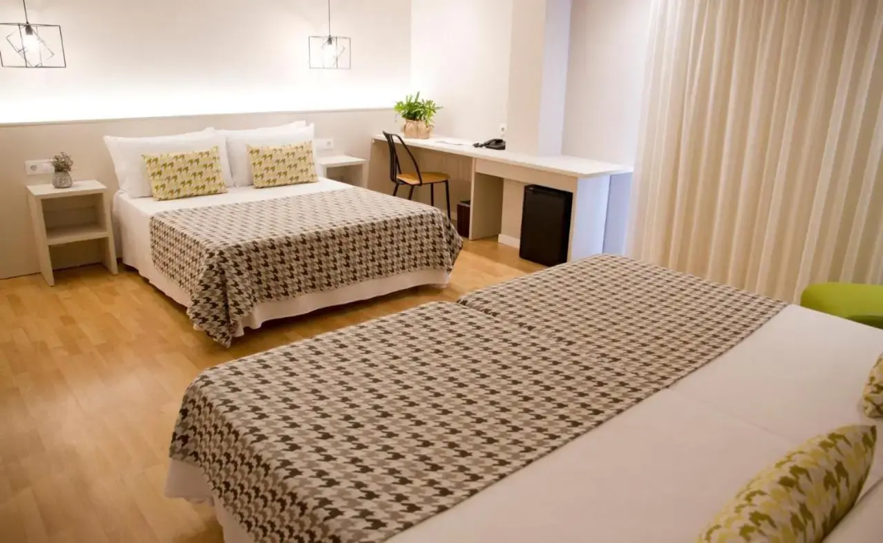 Отель Alegria Plaza Paris