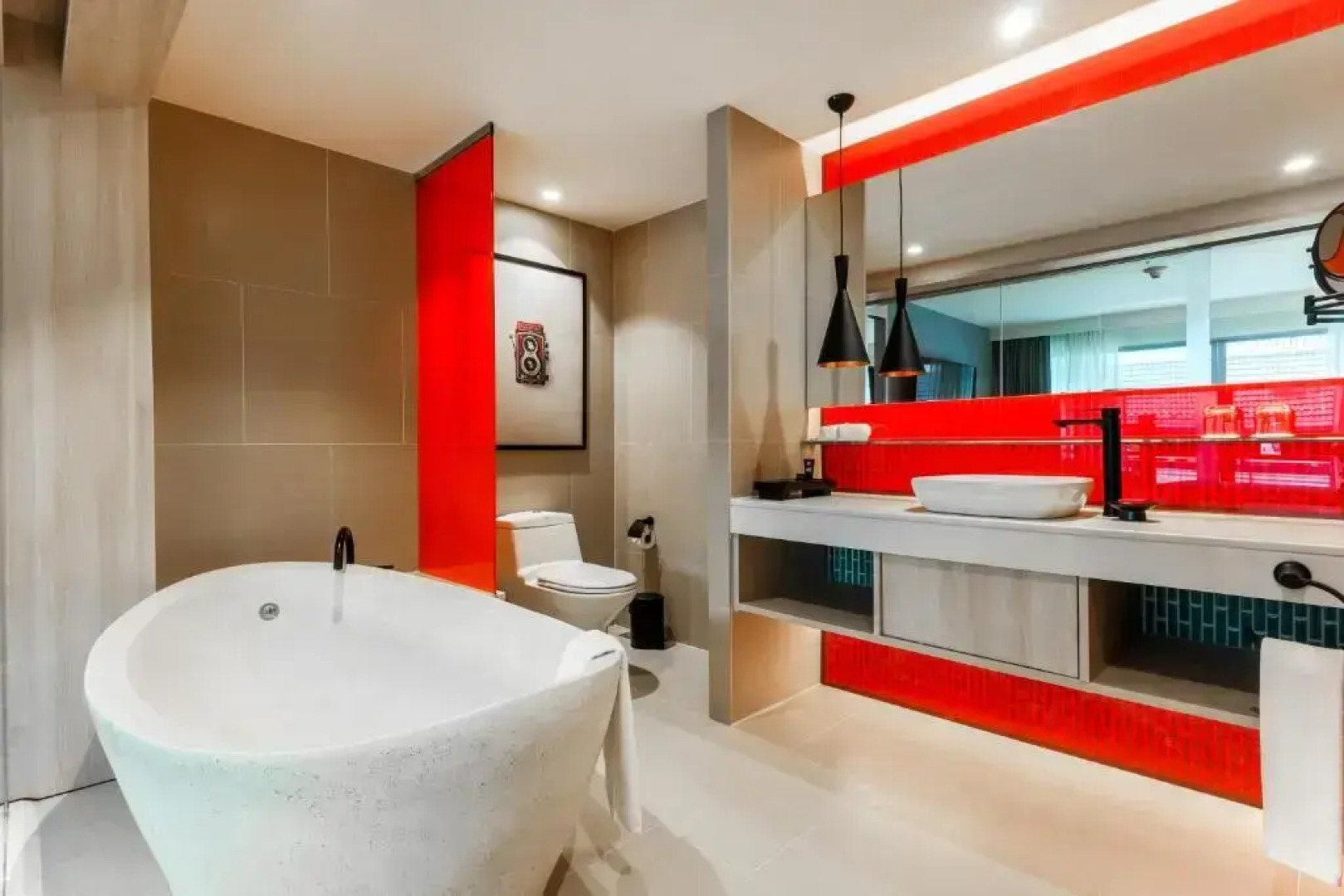 Отель Radisson RED Phuket Patong Beach