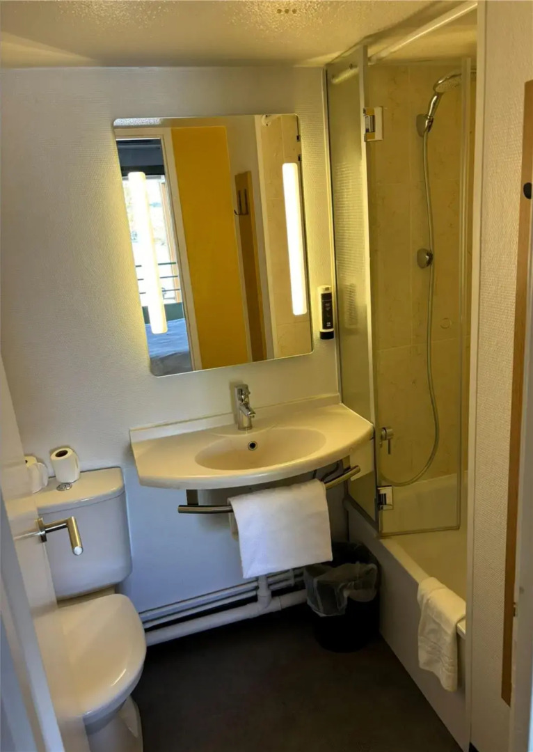 Отель Kyriad Eco 