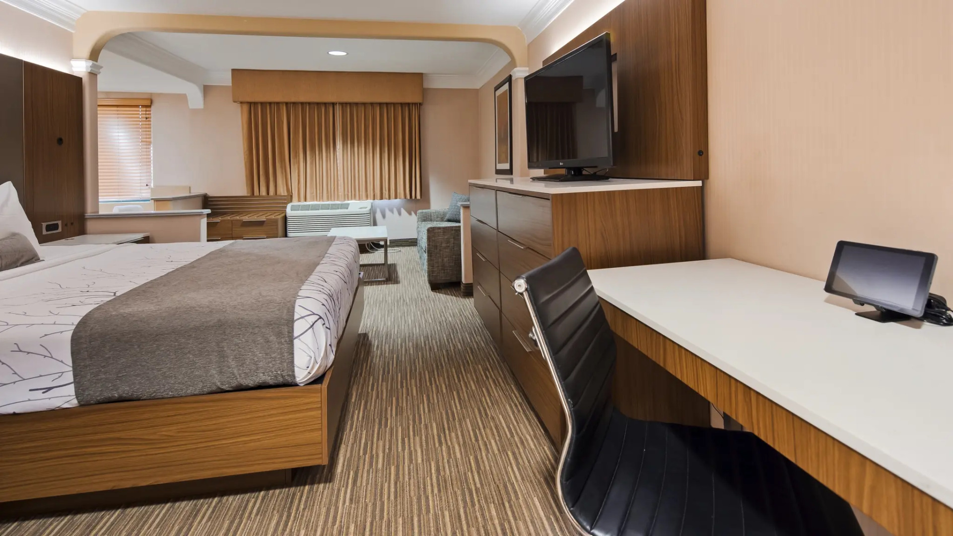 Best Western Plus Suites Hotel - Los Angeles LAX Airport