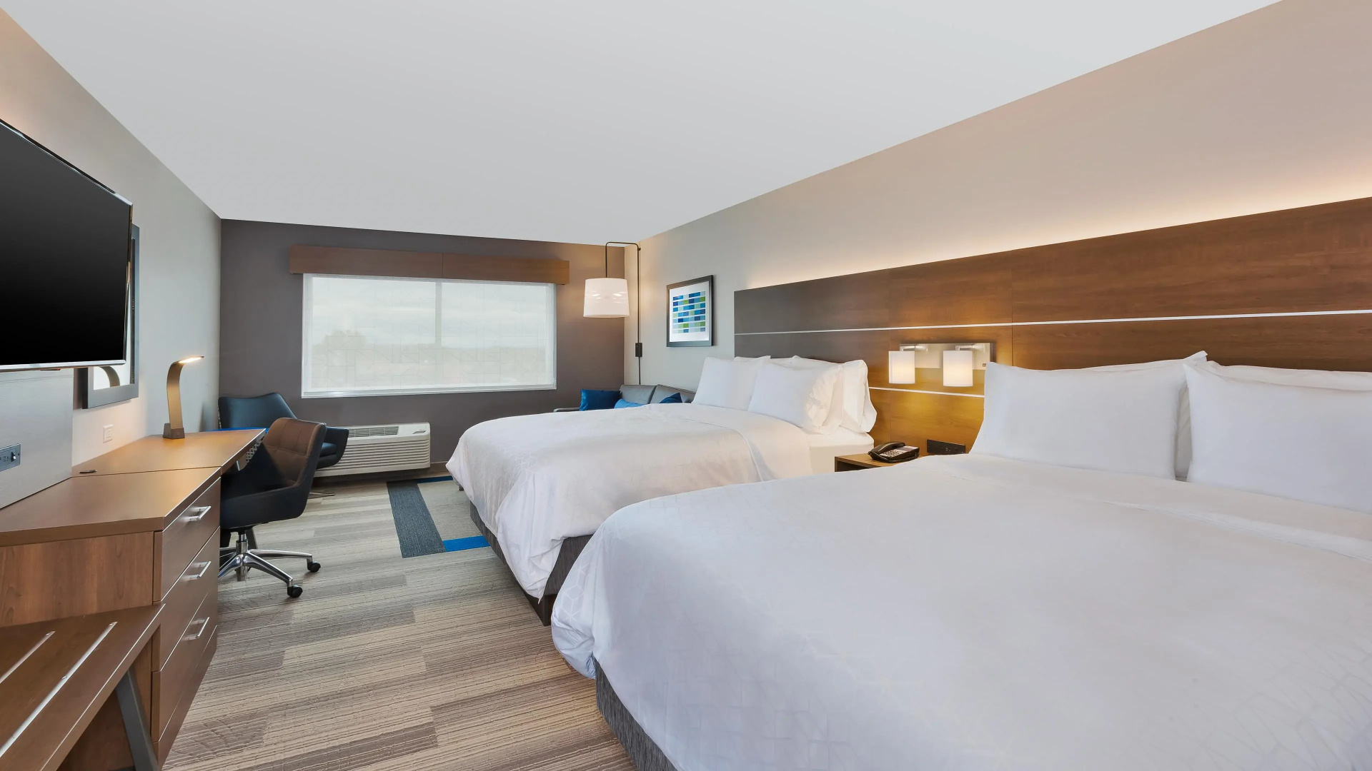 Holiday Inn Express and Suites Eau Claire West I-94