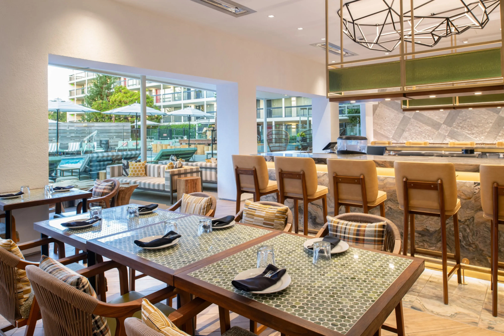 Hotel Paradox, Autograph Collection