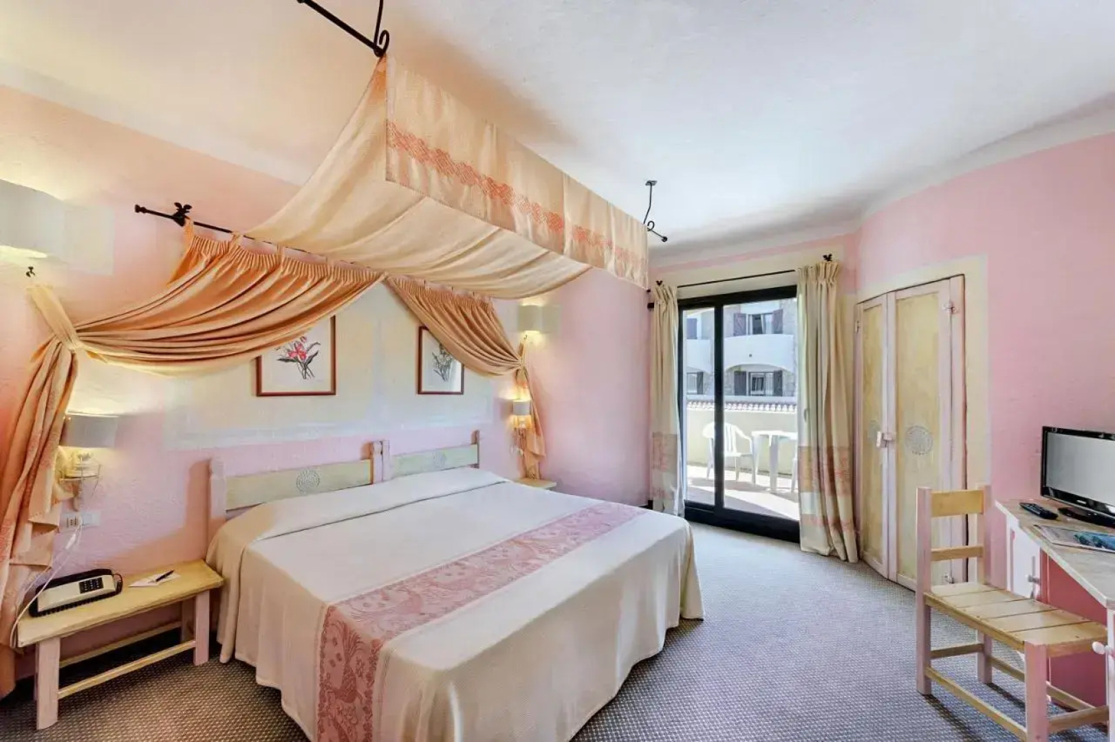 Grand Hotel Smeraldo Beach