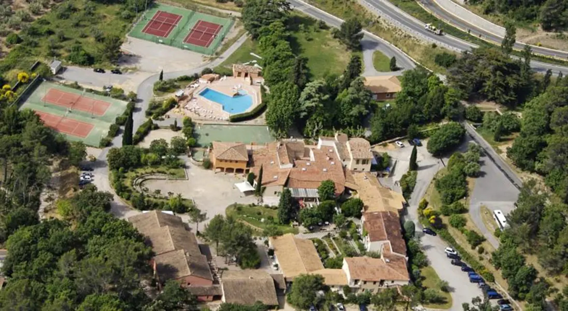 Le Domaine Du Thronnet