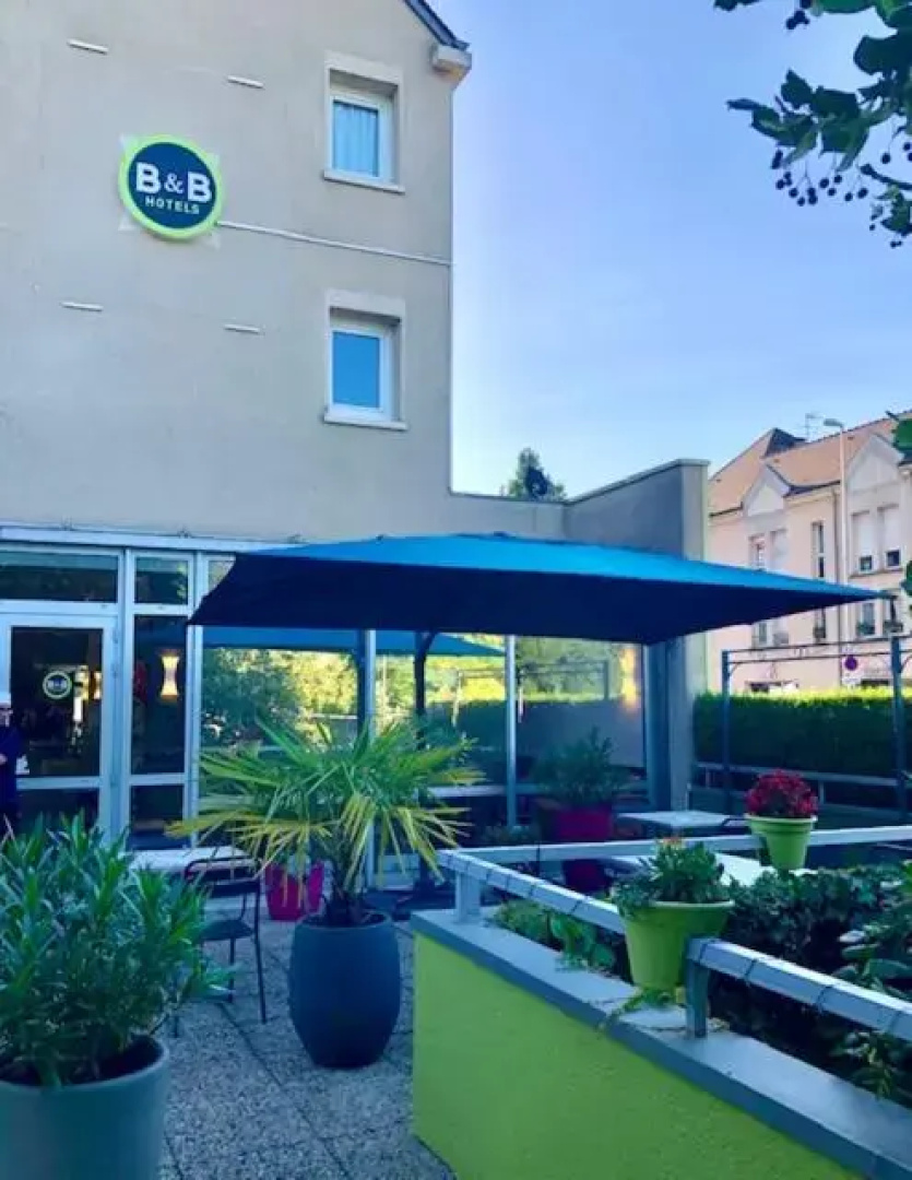 B&B HOTEL Chartres Centre Cathédrale