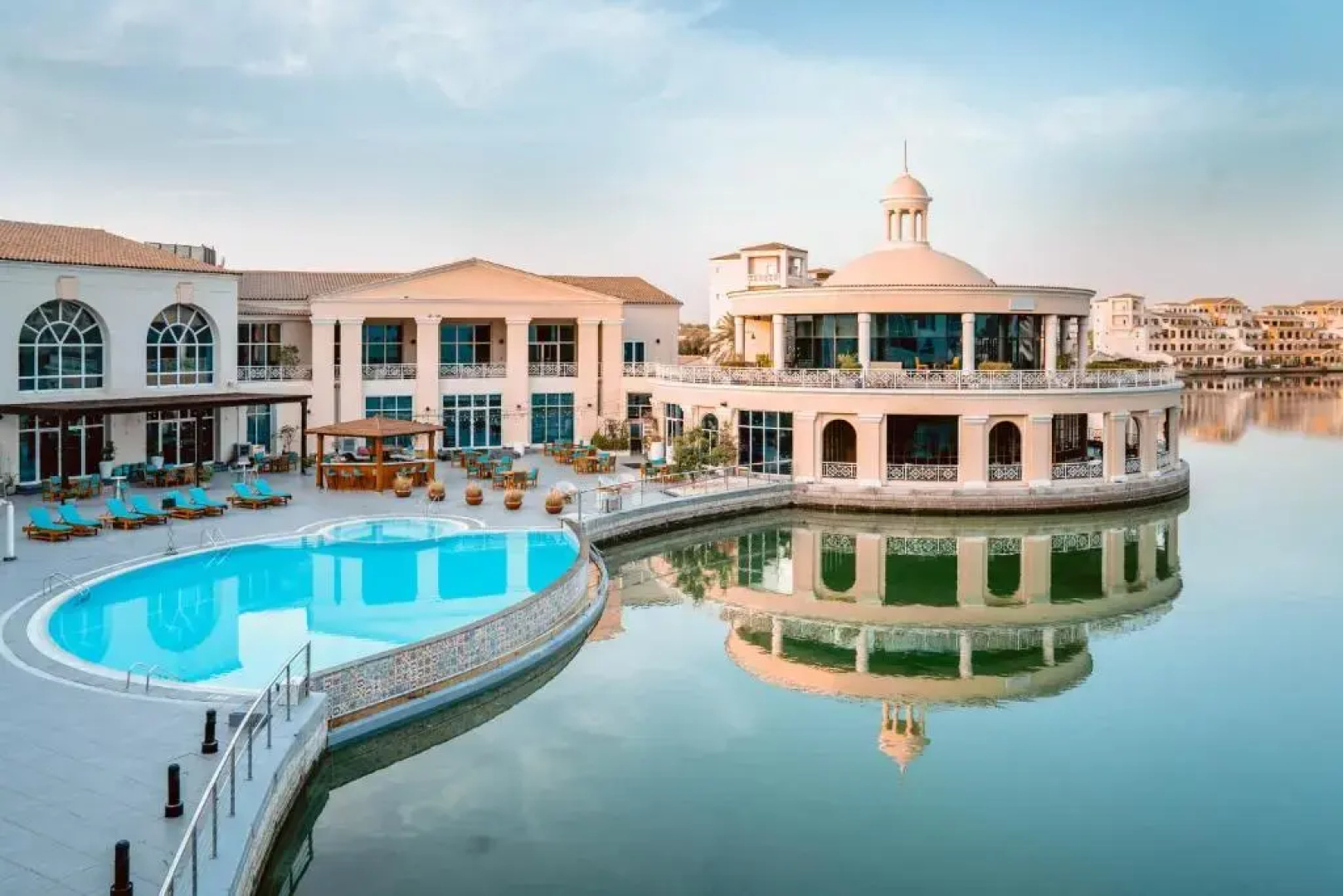 Отель Millennium Lakeview