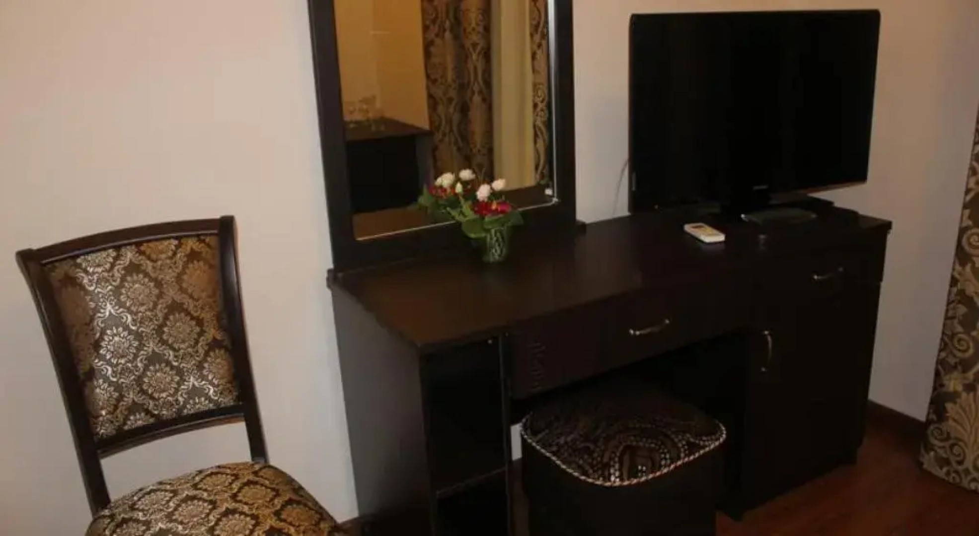 Kavkaz Hotel