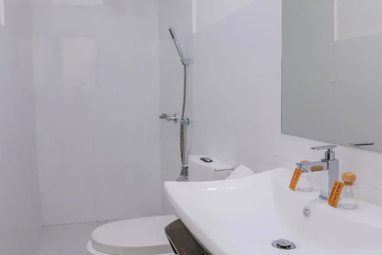 Отель The Castaway Retreat 