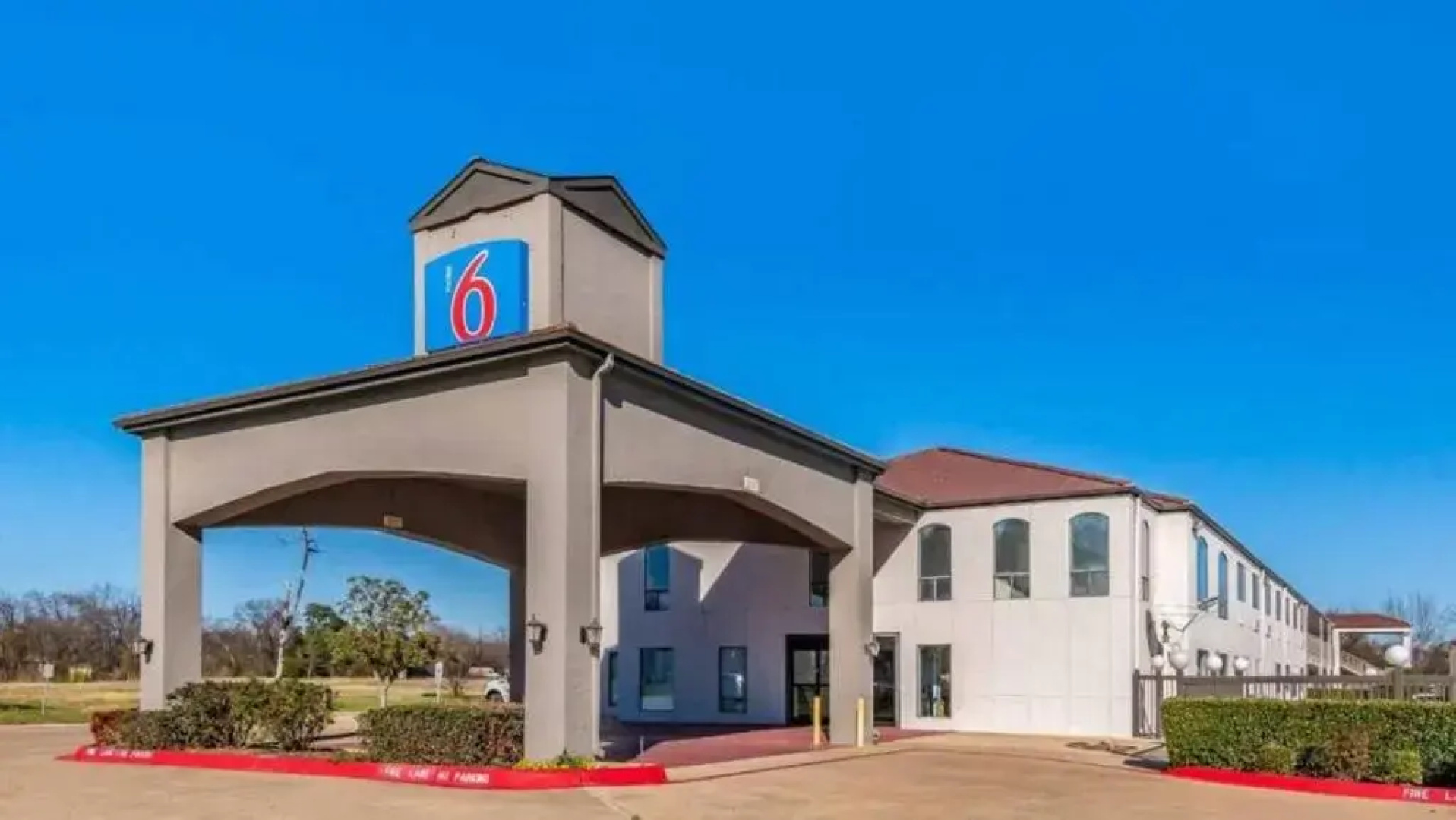 Motel 6 Ennis, TX