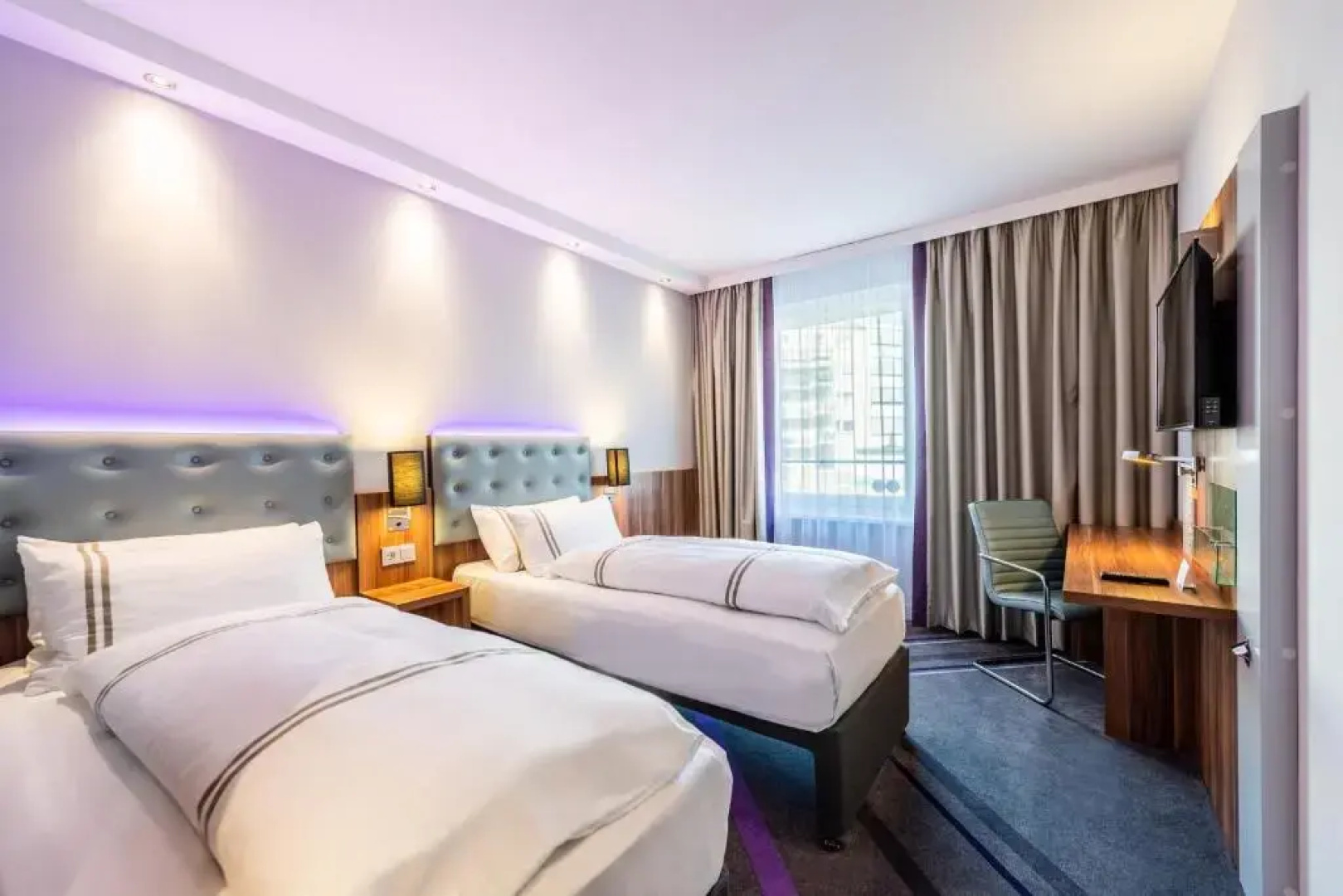 Отель Premier Inn Duesseldorf City Centre