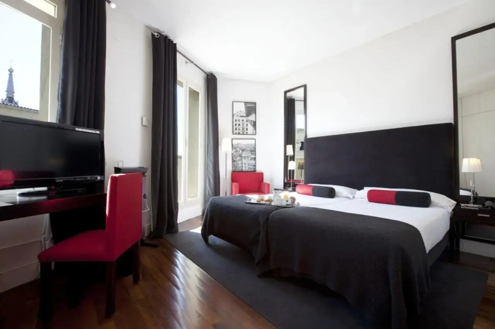 Отель Quatro Puerta Del Sol