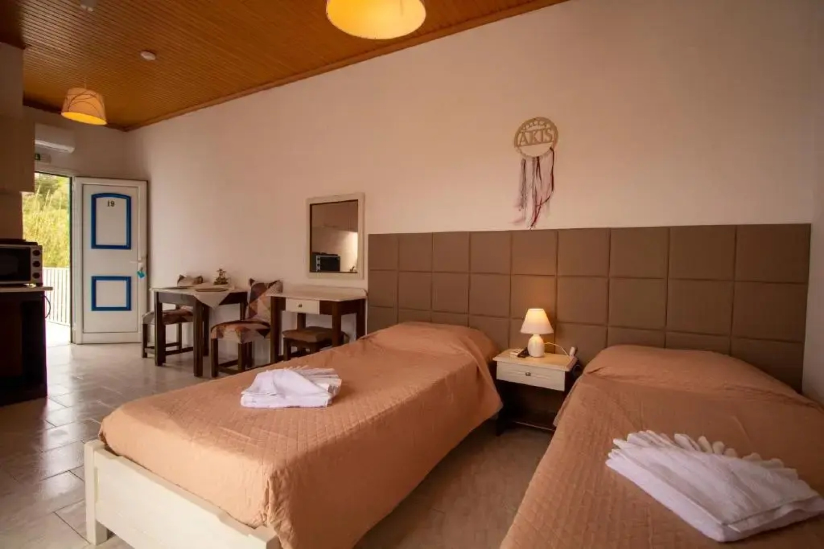 Akis Villa Studios & Apartments with Pool