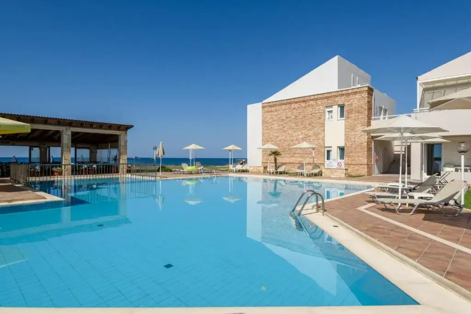 Kostakis Beach Apartments