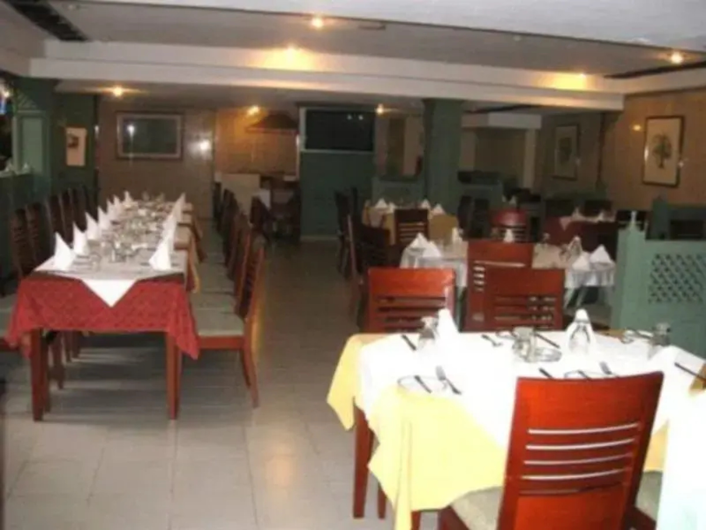 Lincoln  Suites
