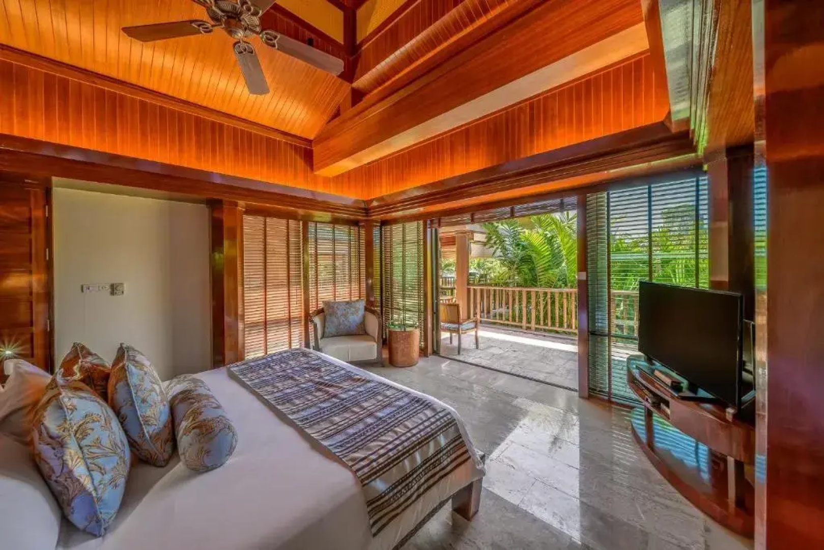 Отель Centara Grand Beach Resort and Villas Krabi