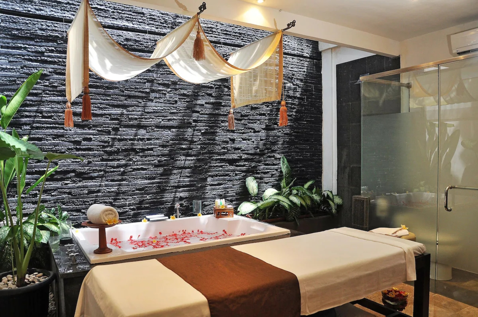 Отель Gending Kedis Luxury Villas & Spa Estate