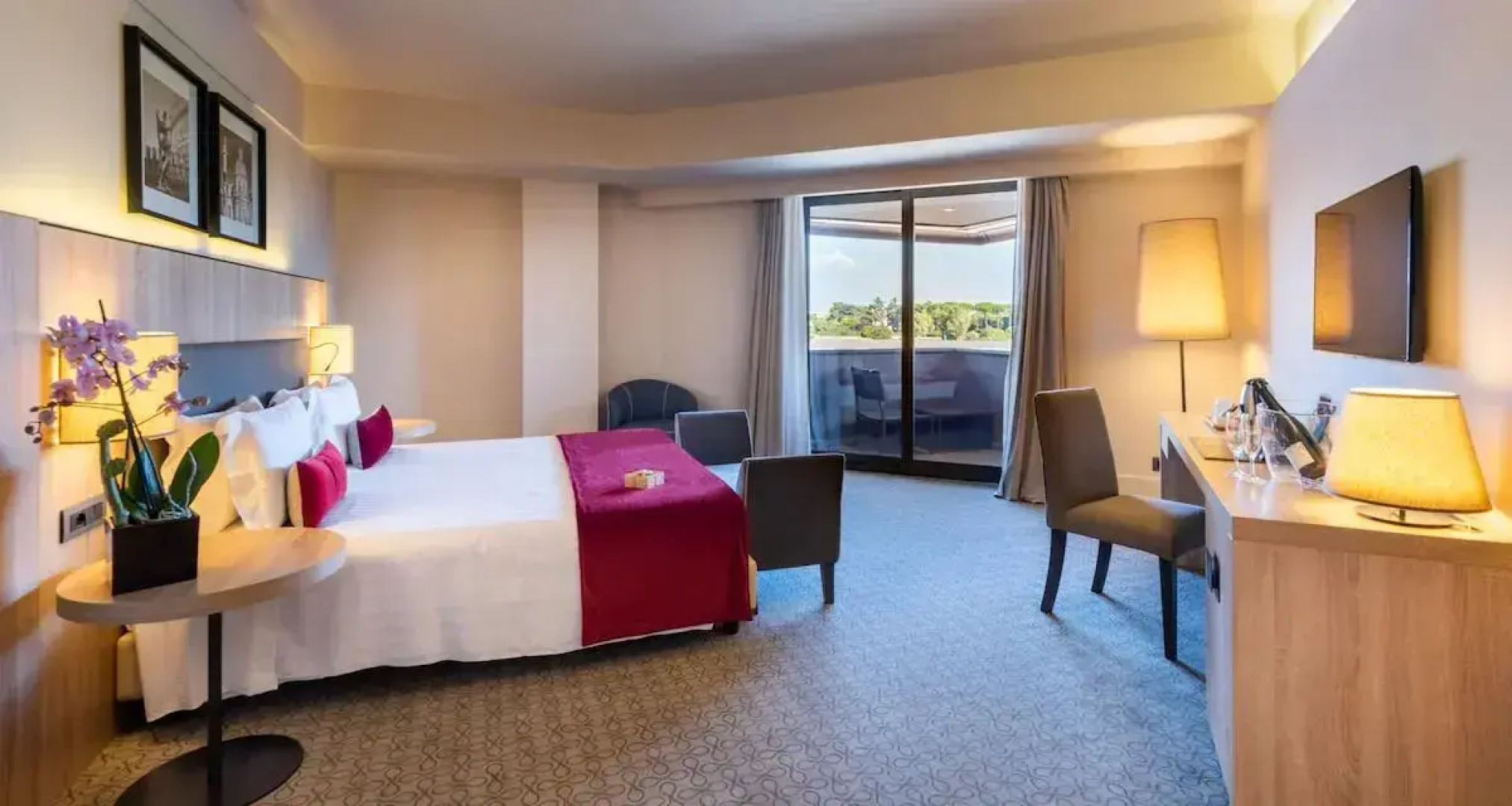 Отель A.Roma Lifestyle