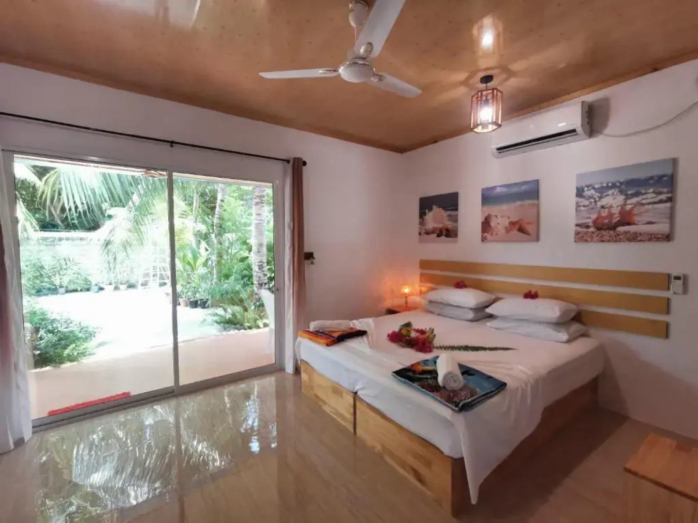 Blue Water Thoddoo Inn