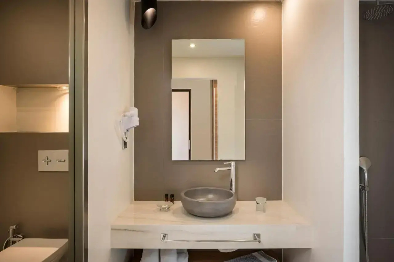 Atrion Hotel