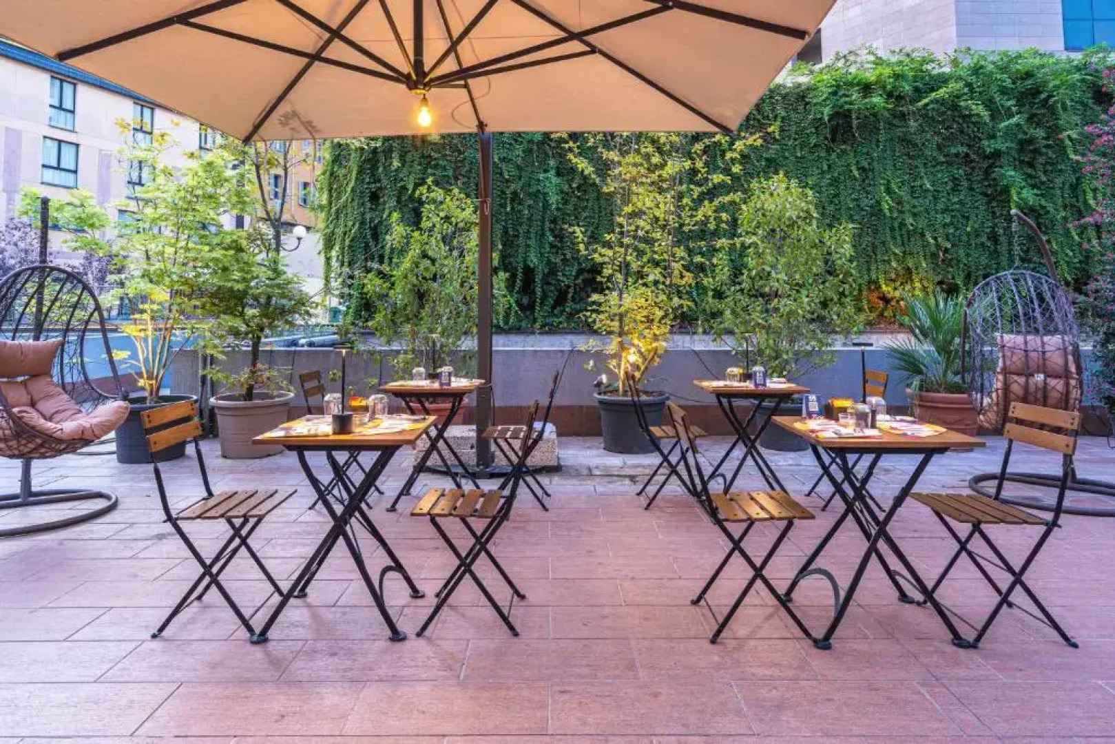 Отель Leonardo Hotel Milan City Center