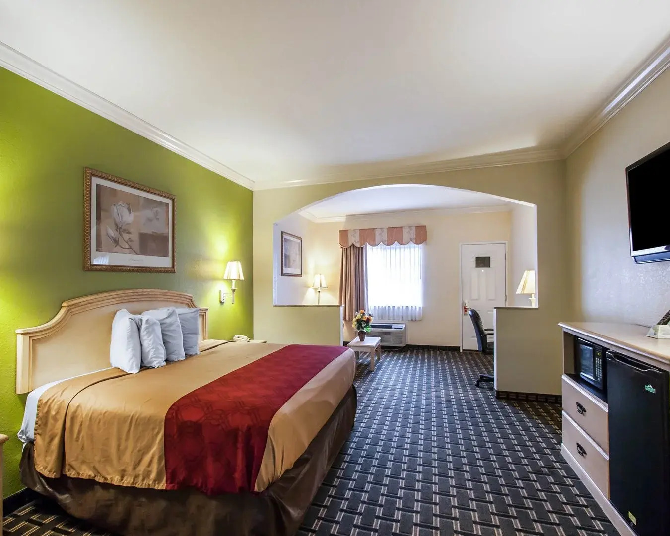 Memorylane Inn & Suites