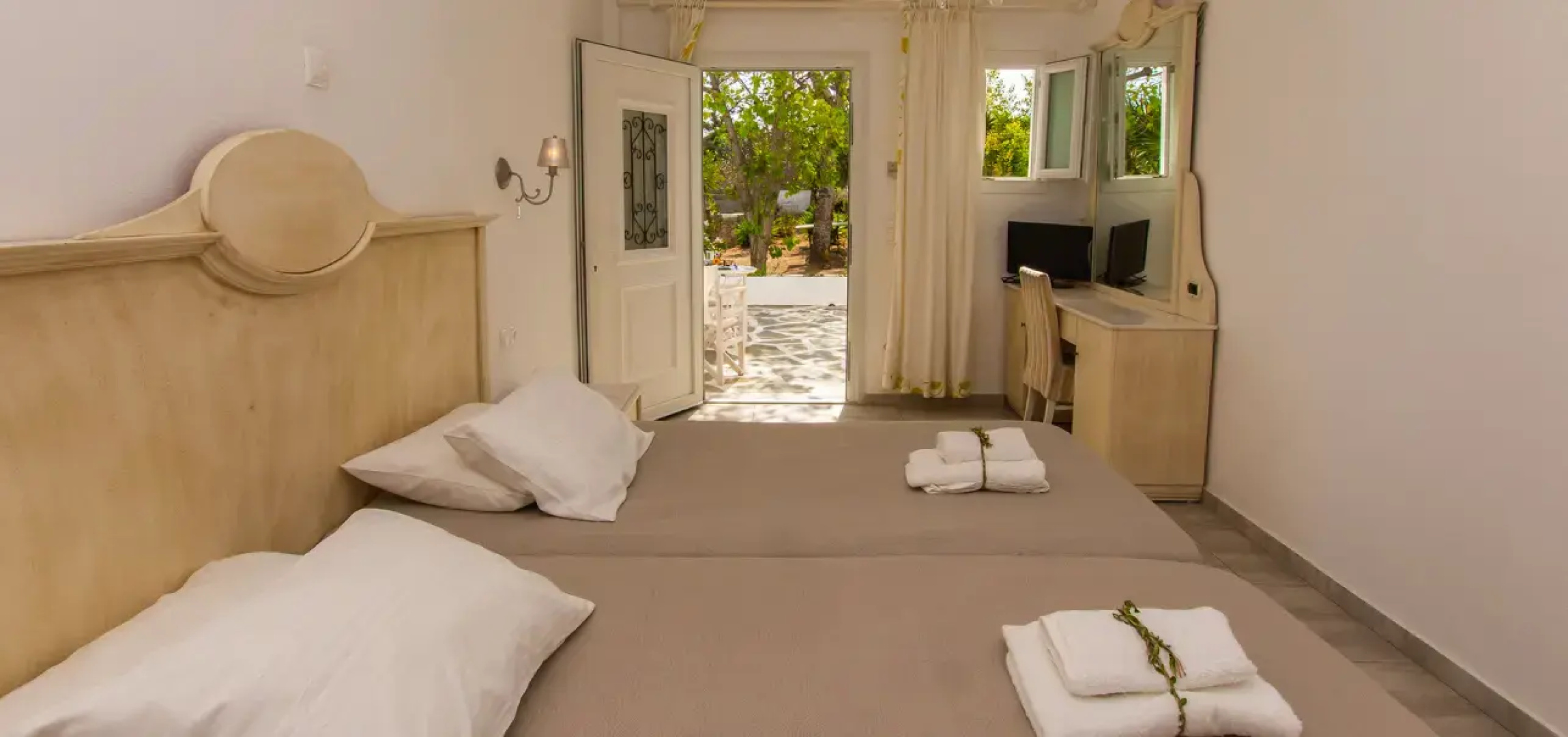 Katerina Studios & Apartments