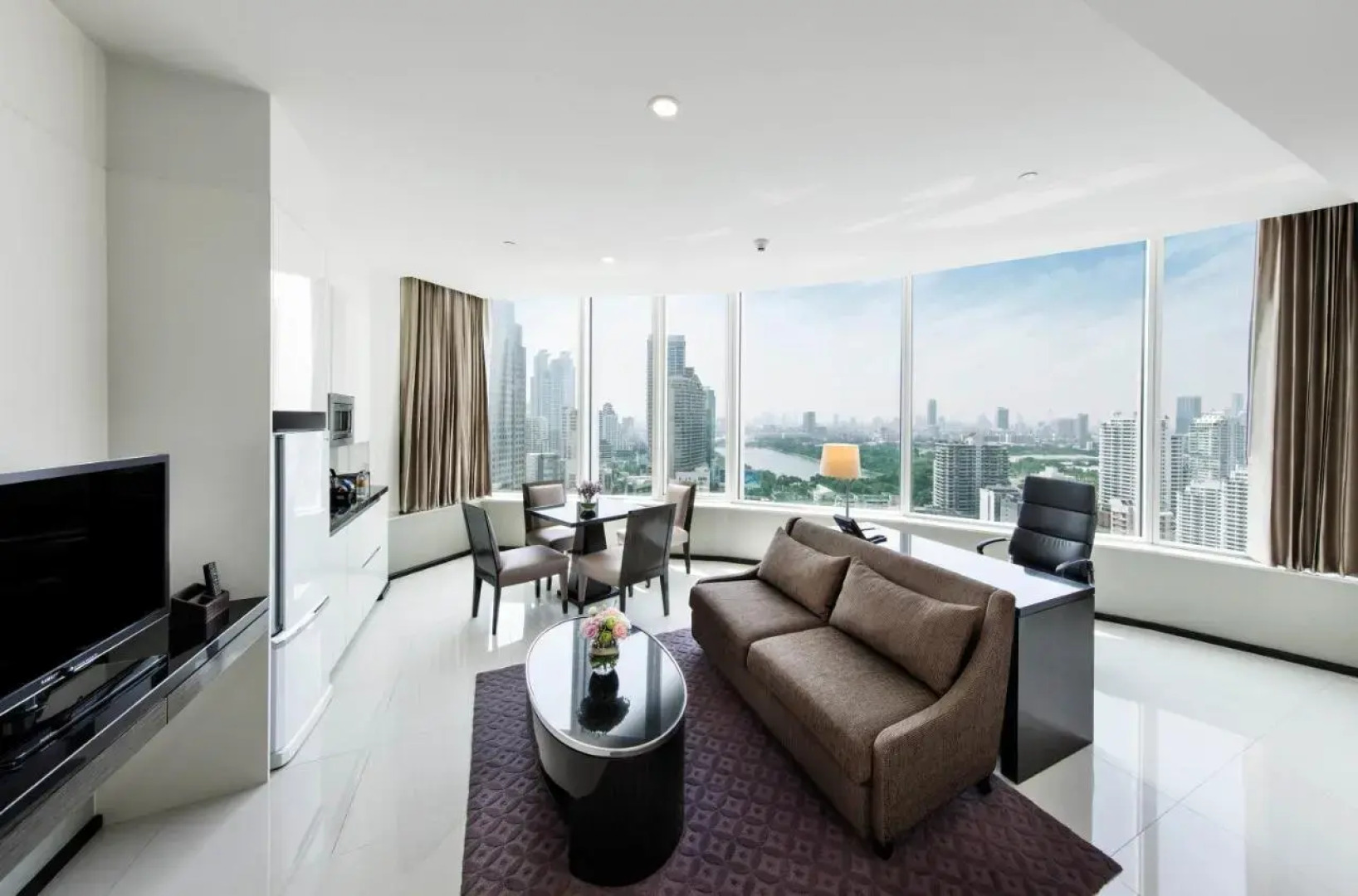 Grande Centre Point Hotel Terminal 21