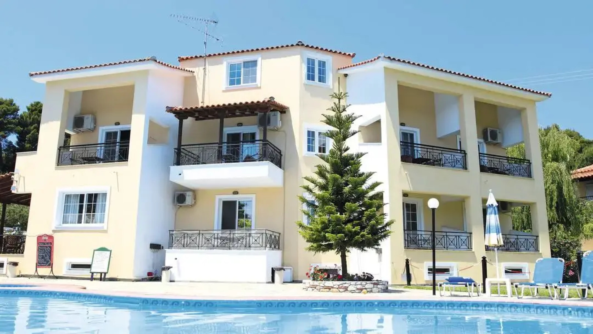 Maria Yiannis Apartments