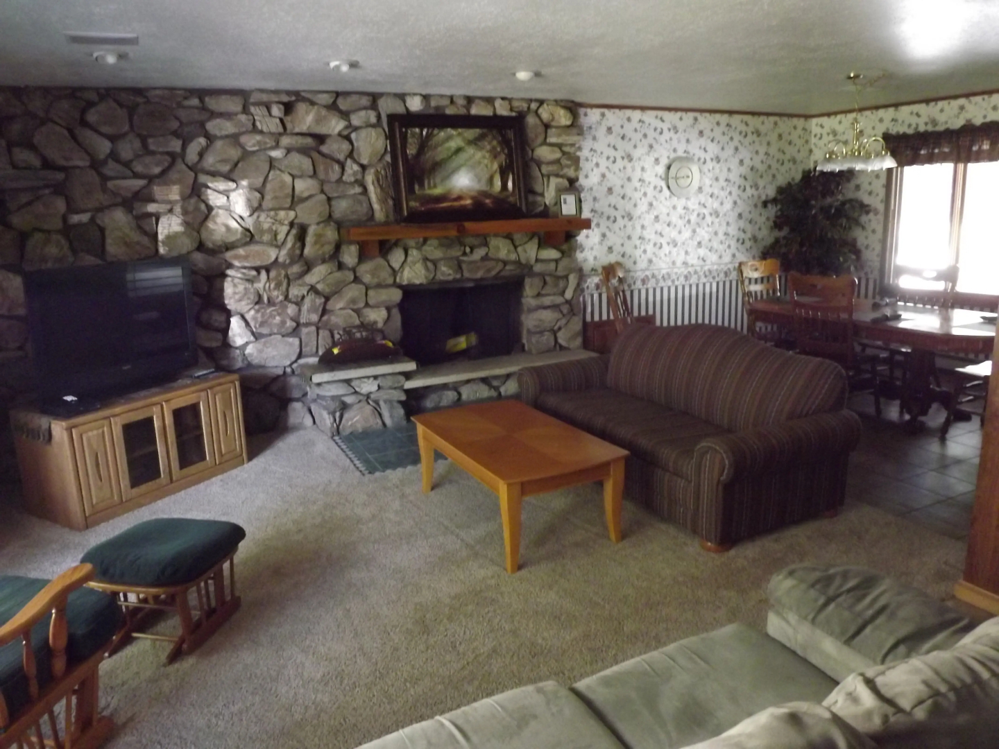 Rustic Manor Motor Lodge